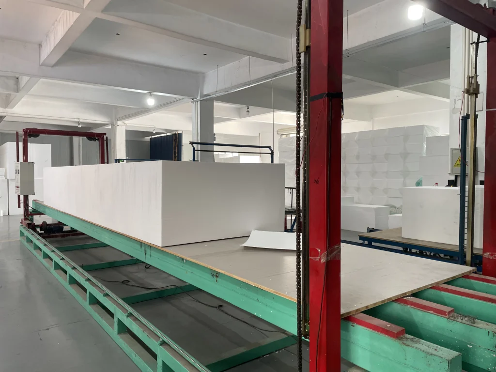 HuiRen EPS Foam Cutting Process - Precision Manufacturing